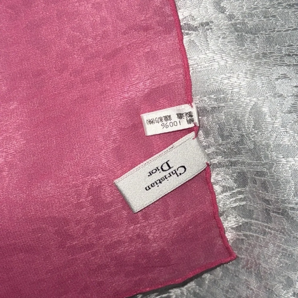 Christian Dior scarf 100% Silk excellent condition size is 34x34”